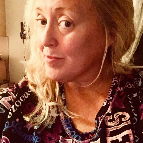 Meet your Posher, Deb - Picture 4 of 8